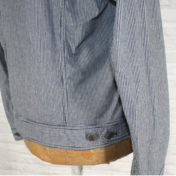 Talbots Petite Jean Jacket Blue White Railroad Thin Pinstripe Denim Collar Large - Picture 11 of 12